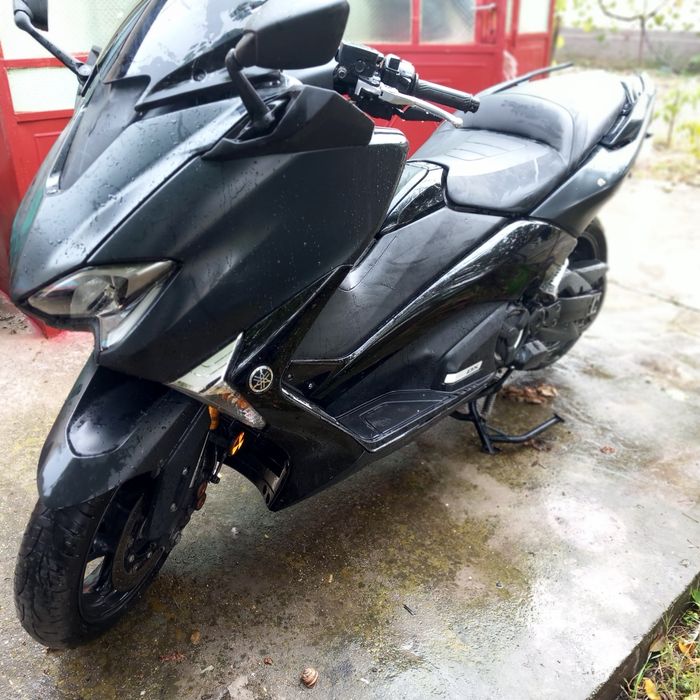 Vând scuter Yamaha Tmax 530DX!