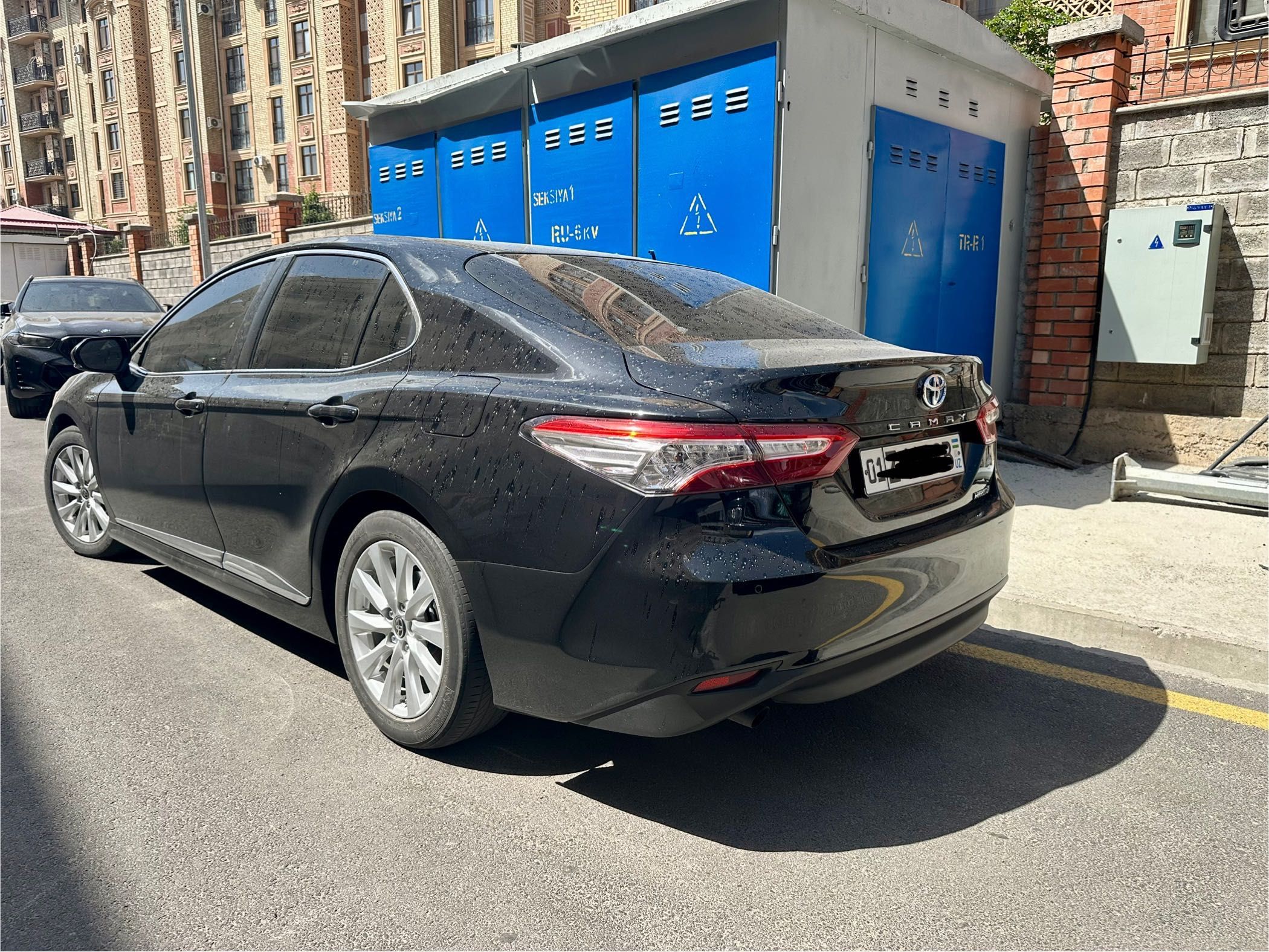 Toyota camry sotiladi