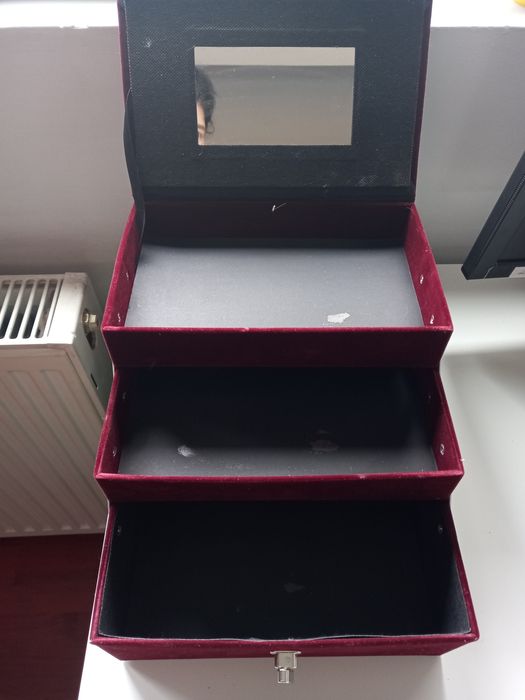 Cutie eleganta de bijuterii