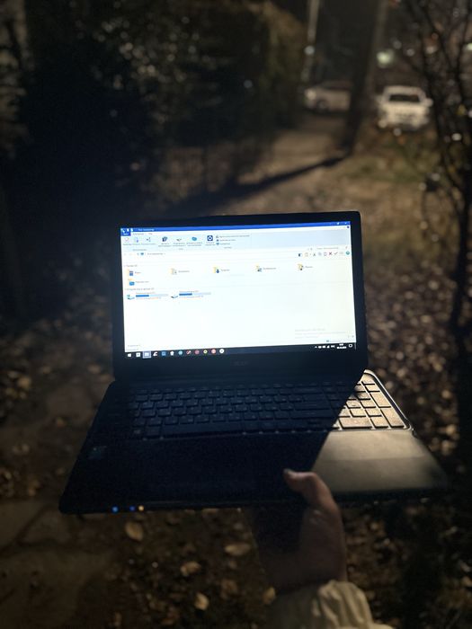 Noutbook Aser 8/256 Holti yaxshi