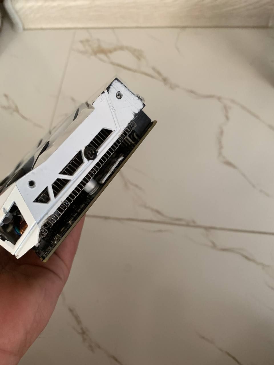 AOURUS RX580 8GB 256BIT DDR5

AORUS RX 580 8G 256bit GDDR5

Xolati yax