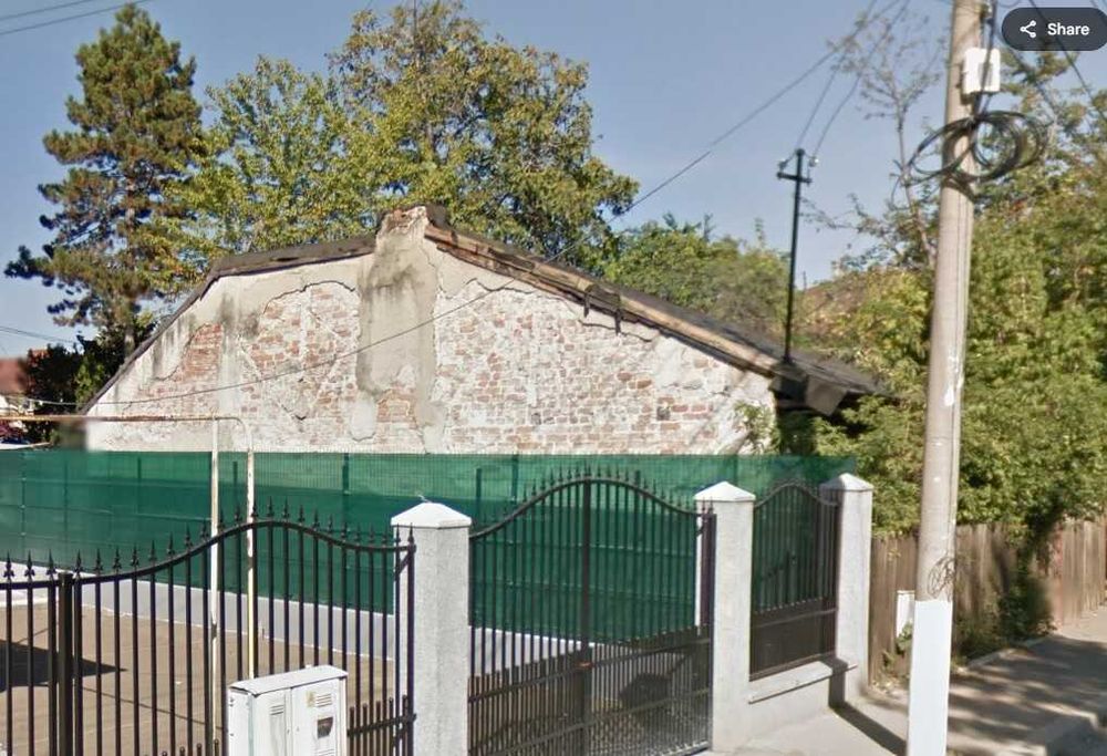 Casă veche + teren 200 mp, central Câmpina – utilități curent și gaze