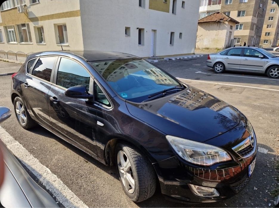 Vand Opel Astra J 1,6 benzina+ GPL