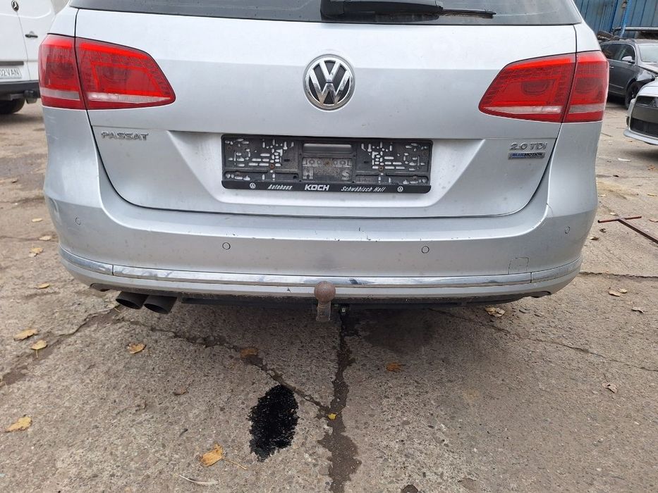 Bara spate cu gauri de senzori si ornamenr cromat VOLKSWAGEN PASSAT B7 VARIANT 365 2010 - 2014 , gri LA7W