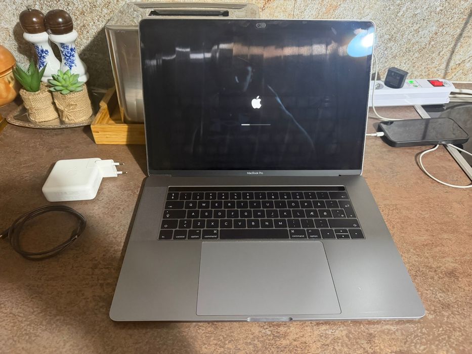 Vand macbook pro touchbar