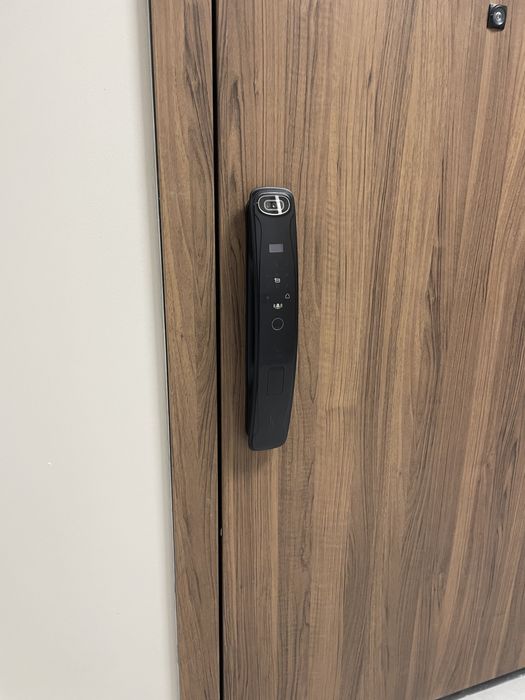 Установка СМАРТ ЗАМКОВ. Качественно и быстро