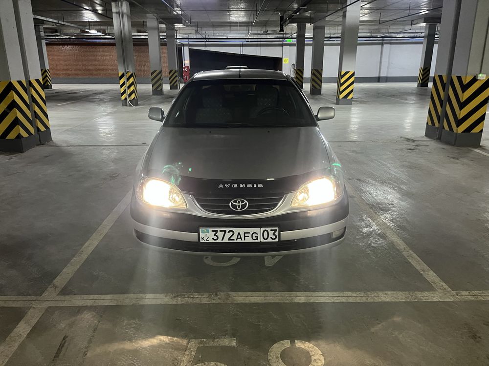 Тайота авенсис 1,8