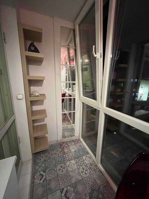 просторен тристаен апартамент