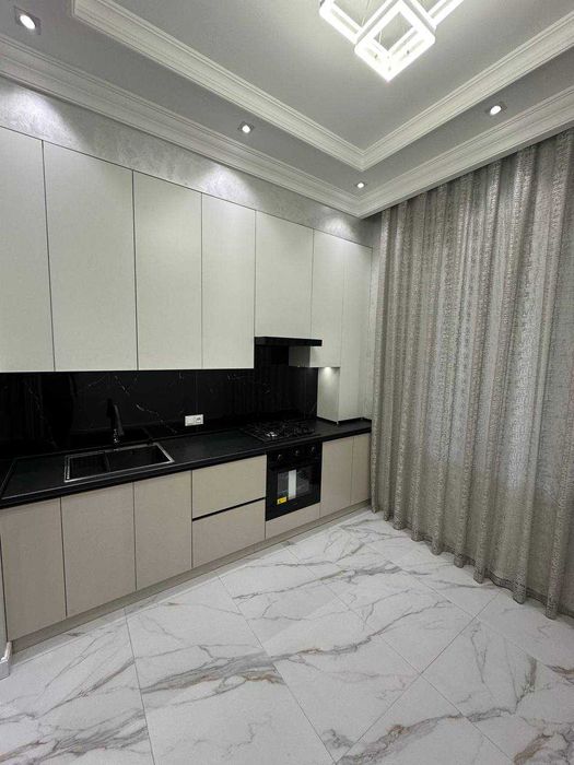 Продается 2-х комнатная квартира на Чинабаде на 1-м этаже