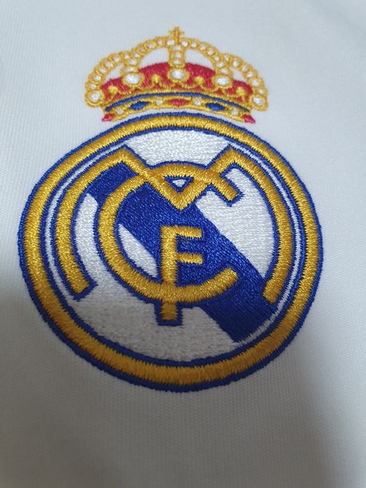 100 % оригинална домакинска футболна тениска на Real Madrid /  Реал Ма