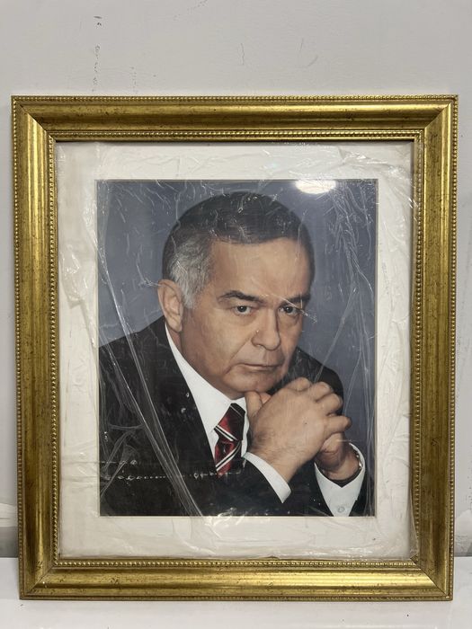 Portret. O’zbekiston Reapublikasi birinchi Prezidetnining portreti.