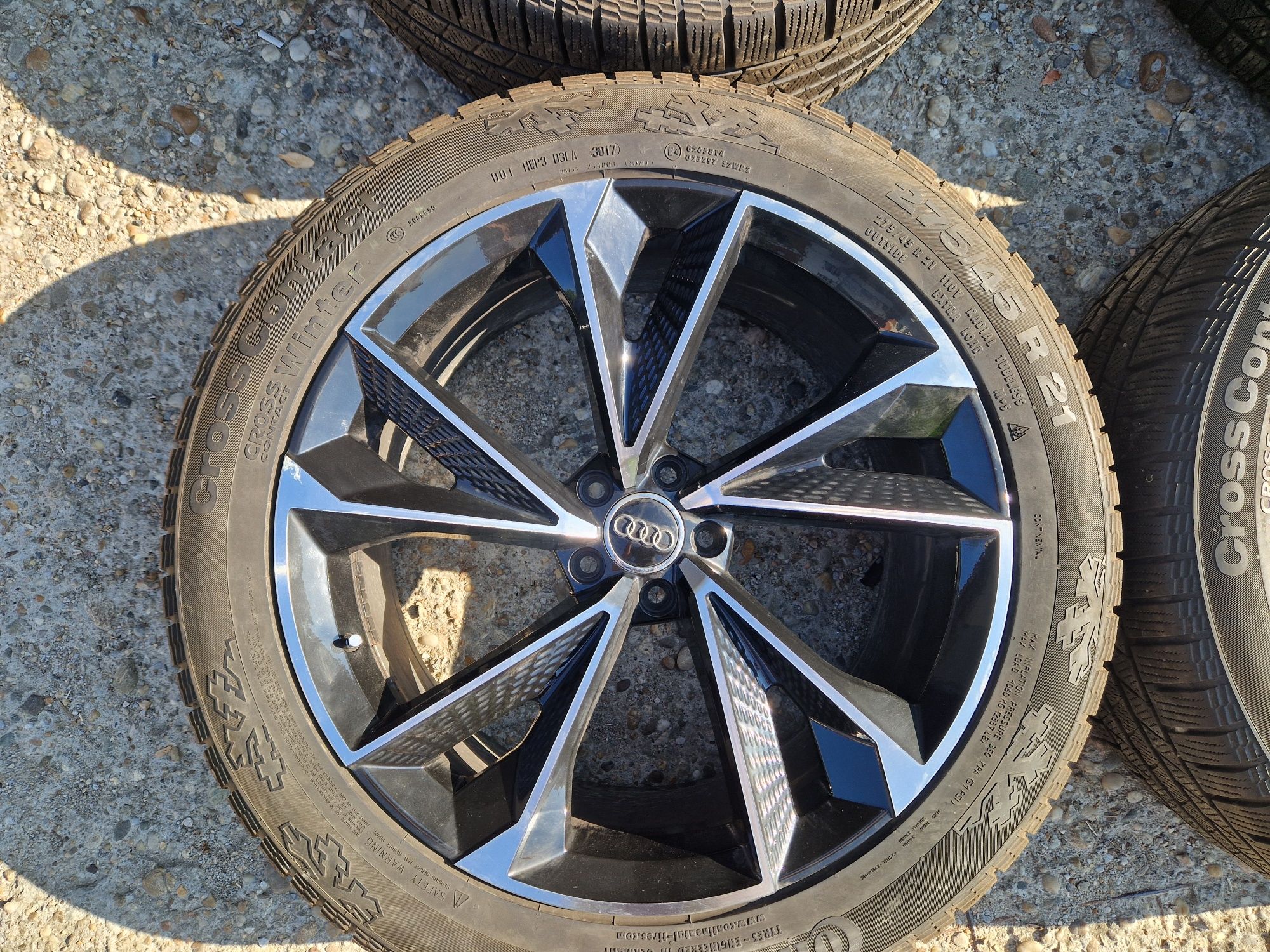 Джанти с гуми от Audi Q7,SQ7,21 цола,с зимни гуми 275/45/21,Continenta