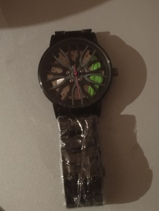 Продается часы срочно !!! За 4990тг