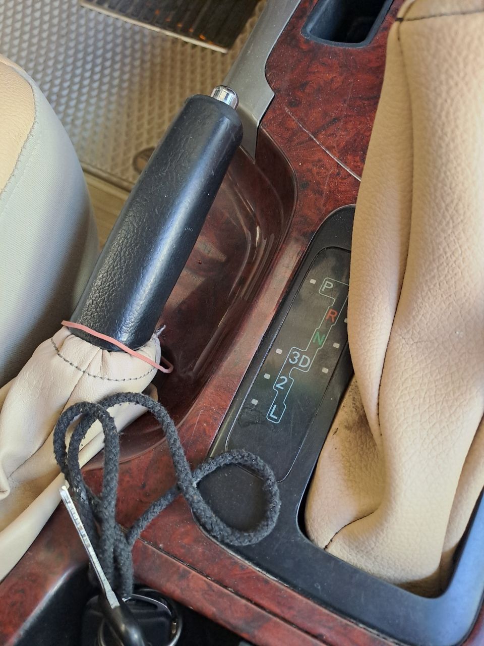 Prado 120 sotiladi