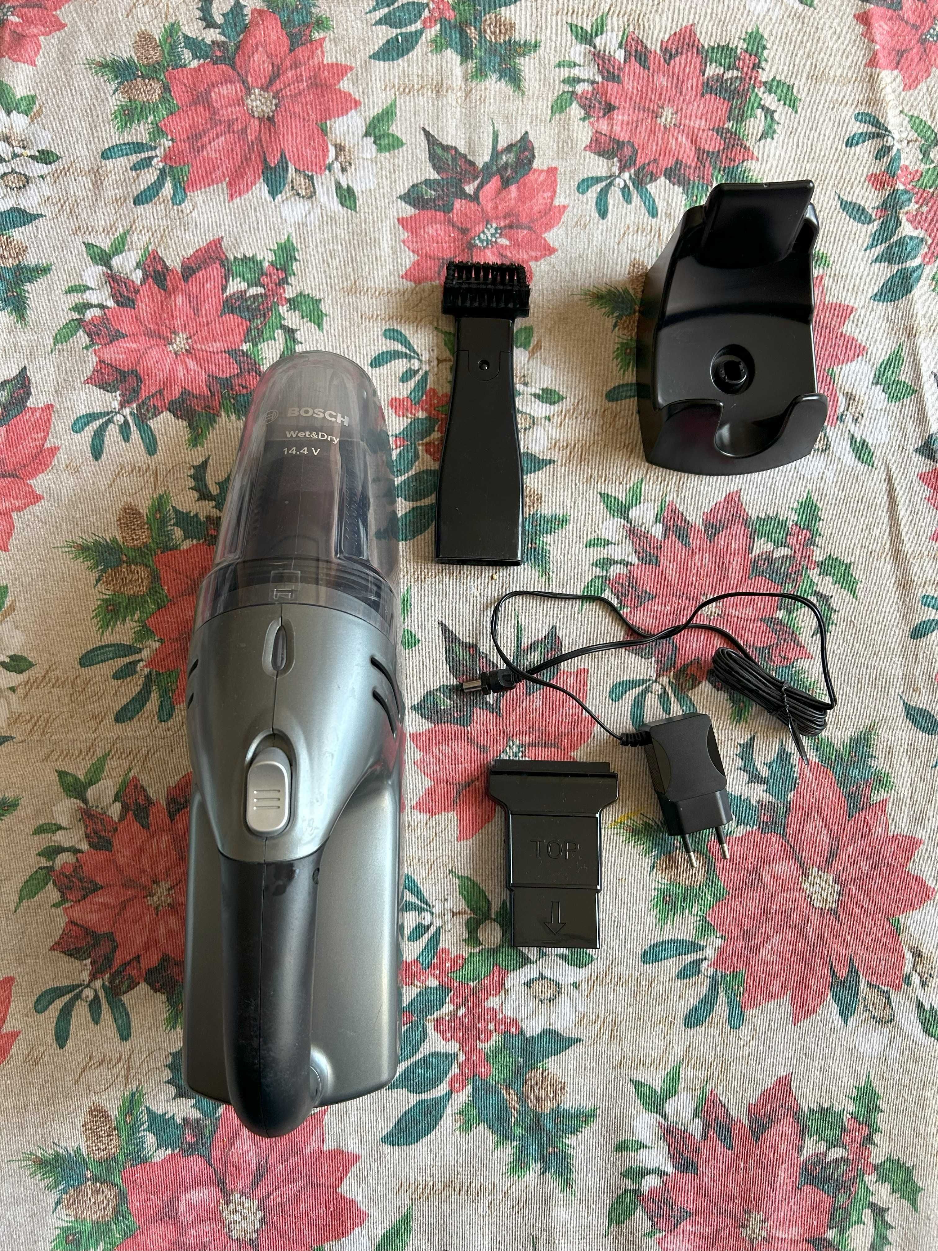 Мини ръчна безкабелна прахосмукачка Bosch BKS4043