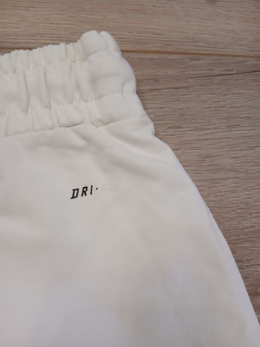 Дамско долнище анцунг Nike