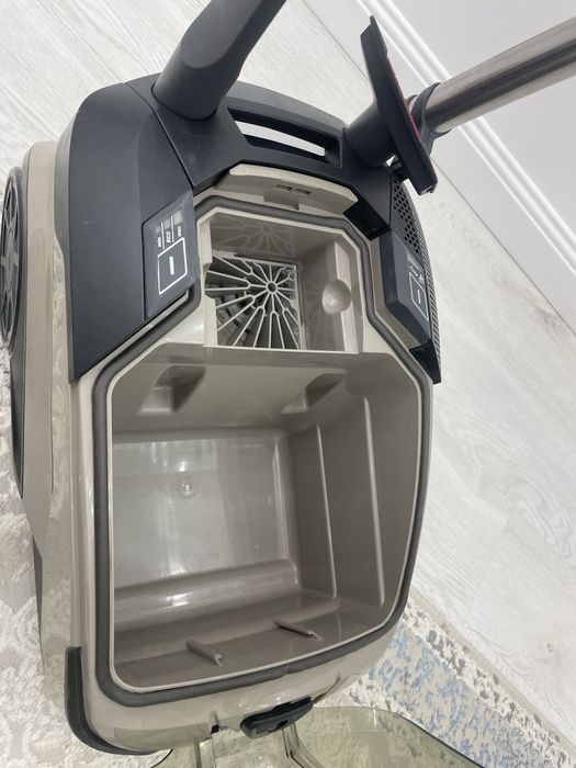 Продаю пылесос Thomas Mokko XT серый