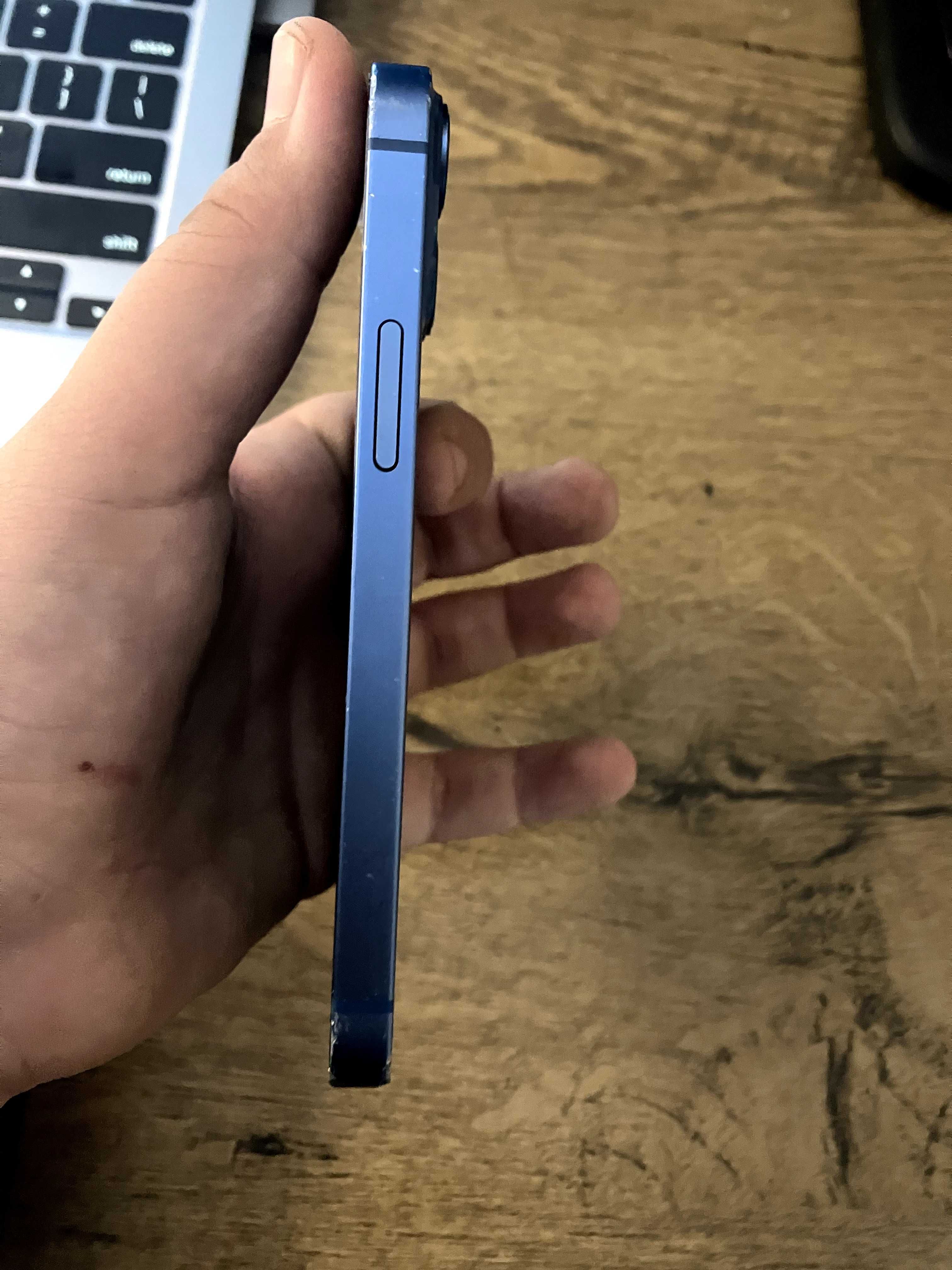 iPhone 13 Mini Blue счупен, без iCloud