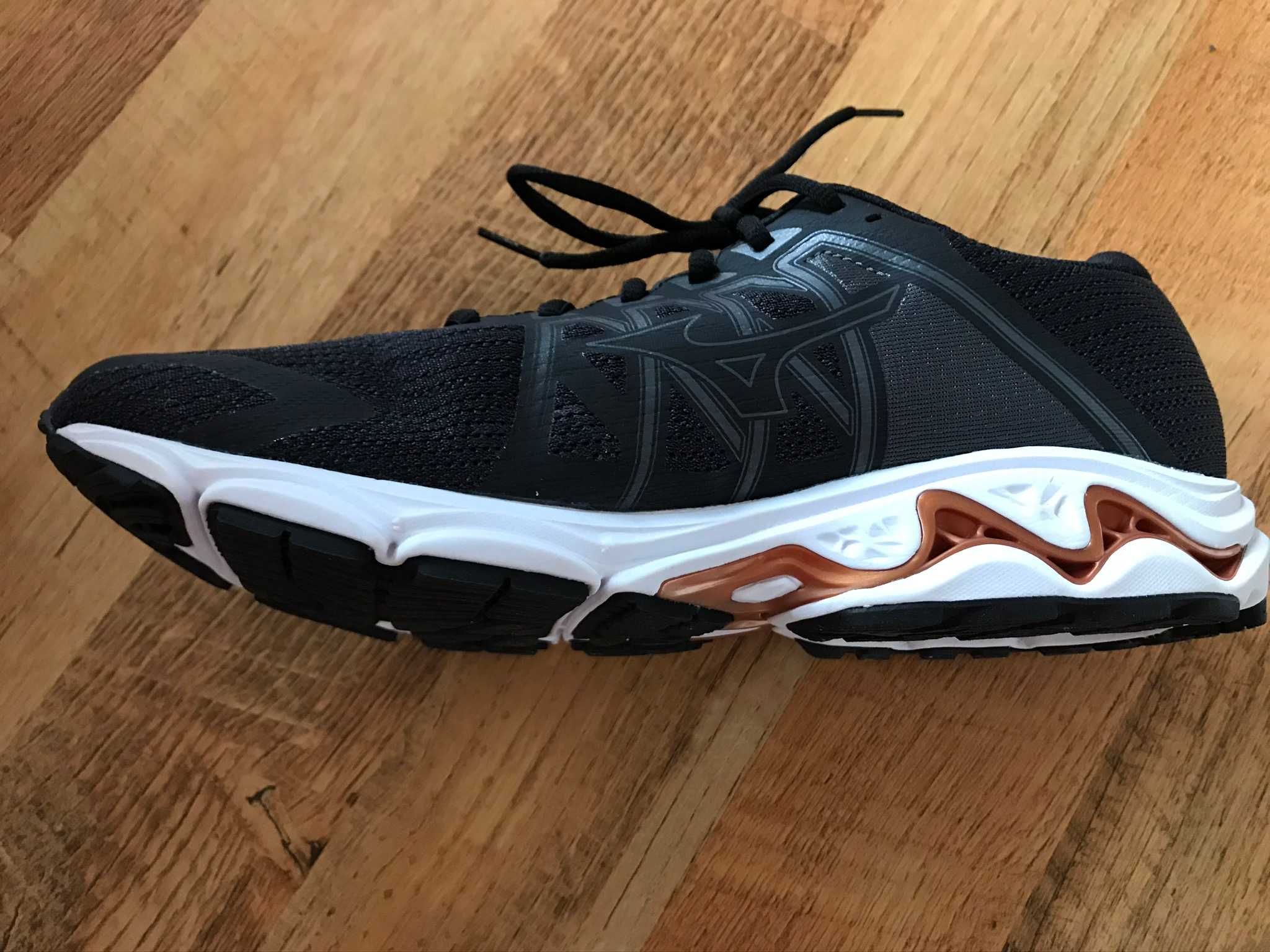 маратонки MIZUNO WAVE EQUATE 6 - чисто нови