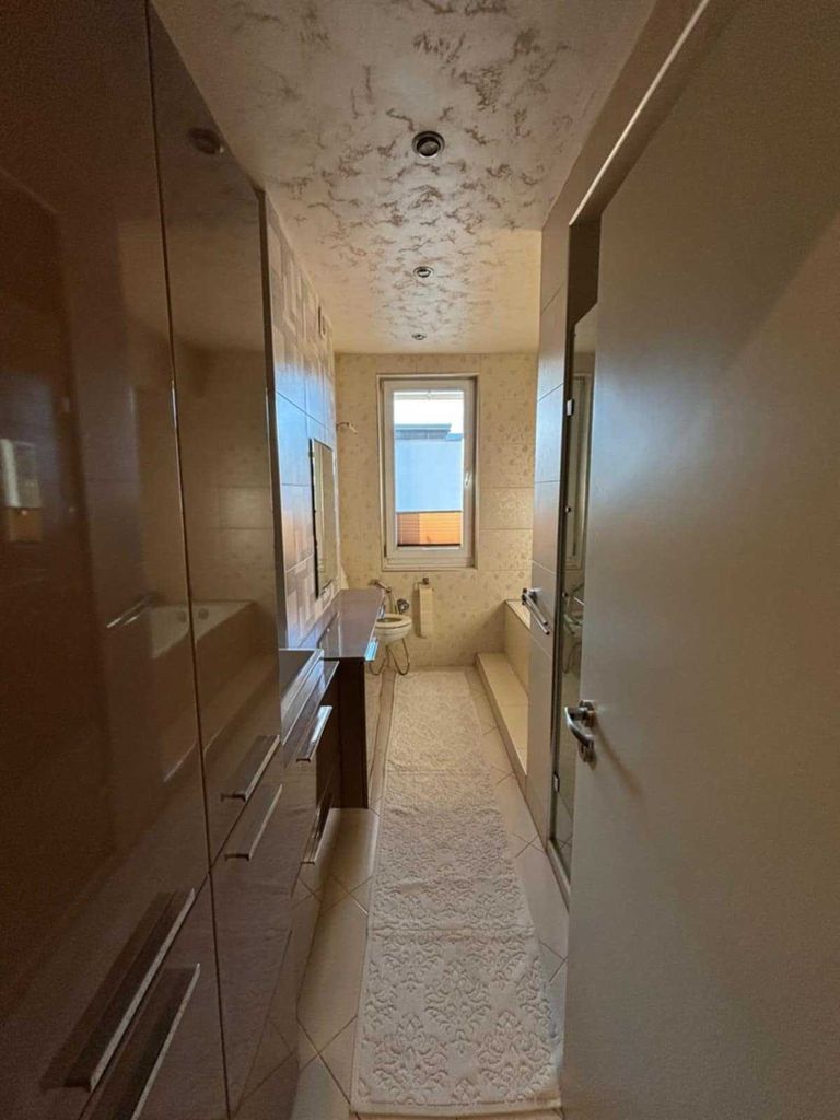 Дава се под наем Тристаен апартамент в София, Манастирски ливади - 180 кв.м за 1400 € - Снимка #12