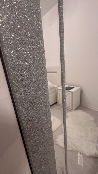 Dormitor complet pat noptiere oglinda dulap gama de lux cu led