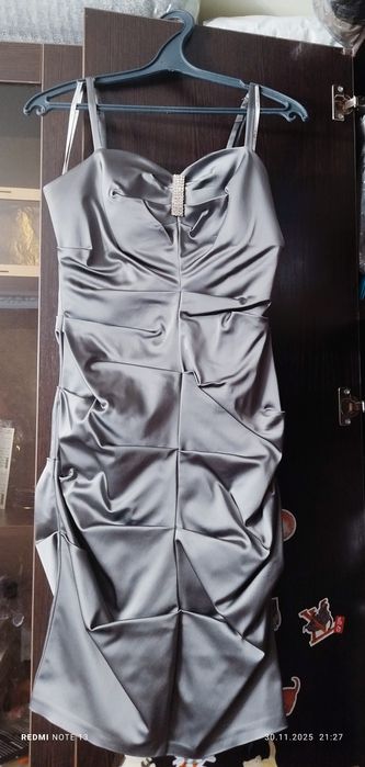Платье в отличном состоянии б/у