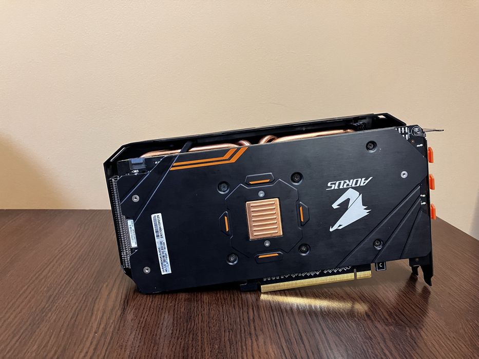 Видеокарта aorus rx 580 8gb прясно обслужена