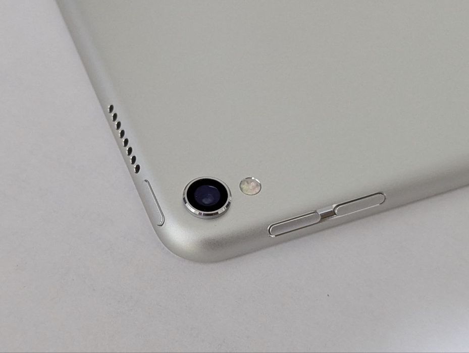 Apple iPad Pro (1st Gen) 10.5” WiFi 256GB