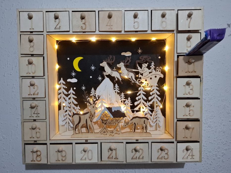 Светещи коледни календари