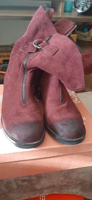 Чисто нови дамски боти