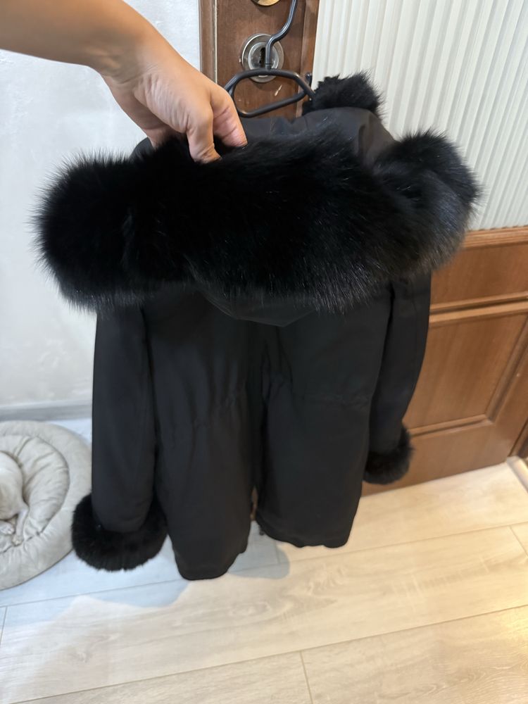Парка с косъм от лисица естествен уникална!!!