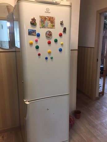 Индезит холодилник