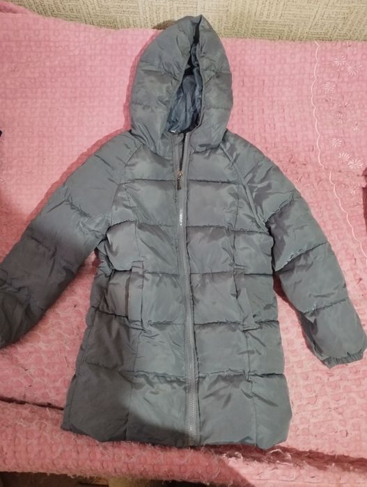 Продаётся куртка на мальчика 9-10 лет.
