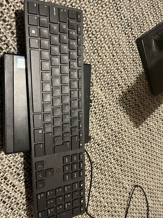 Calculator hp pro desk 600 g2 + monitor nou nout + tastatura