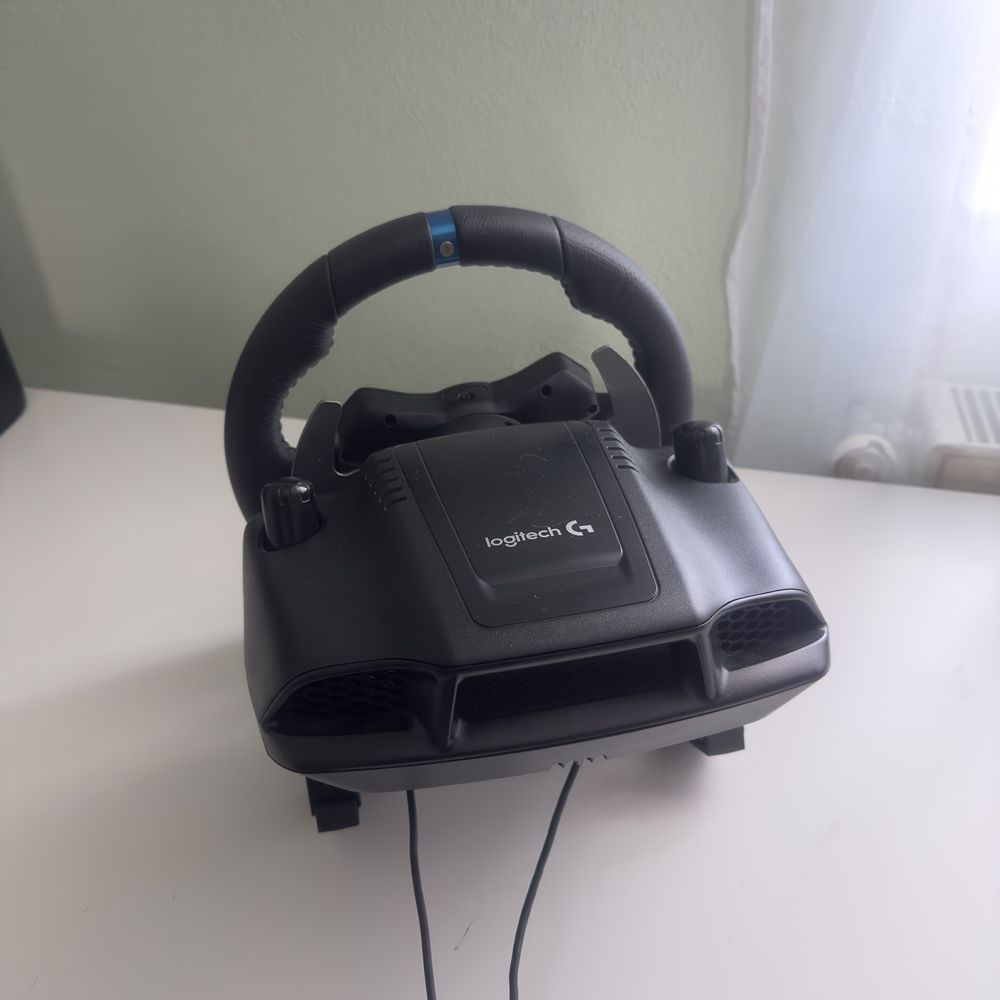 Volan Logitech G29 + Schimbător Thrustmaster TH8S – ca noi