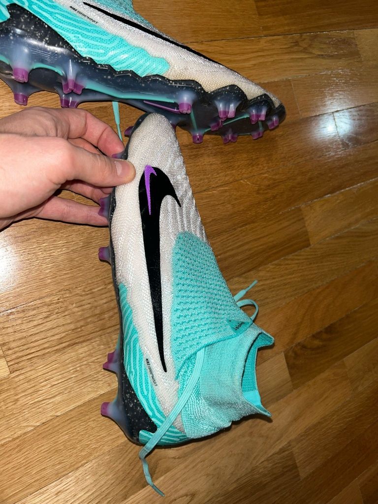 Ghete fotbal Nike Phantom