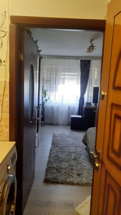 Vând garsonieră barlad