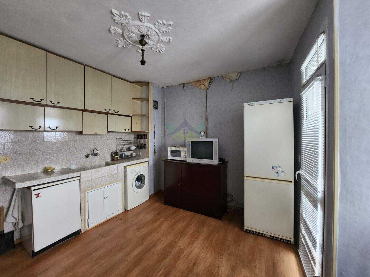Продава се Едностаен апартамент в Пазарджик, Окръжна болница - 42 кв.м за 846 €/кв.м - Снимка #2