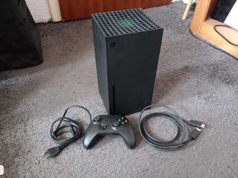 Консоль XBOX SERIES X 1TB + геймпад.