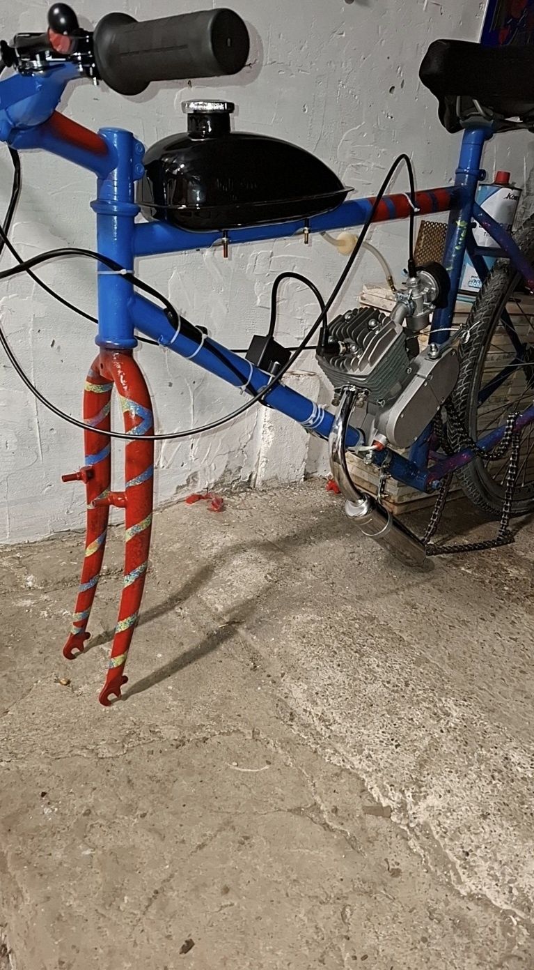 Vând schimb bicicleta cu motor