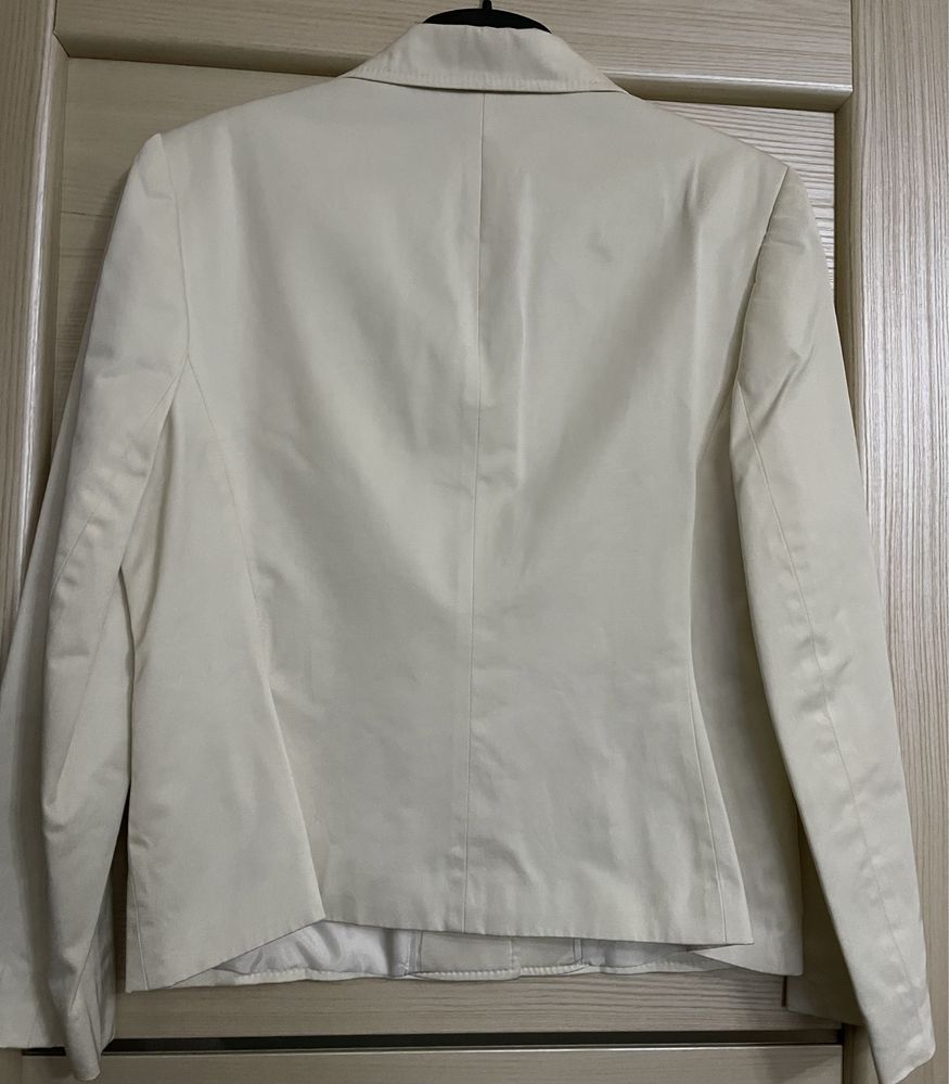 Пиджак белый в ИДЕАЛЬНОМ состоянии