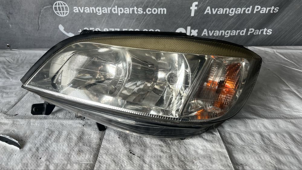 Ляв и десен фар Opel Zafira A (1999-2005)
