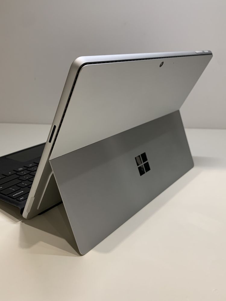 Новый Surface Pro 9 16GB/1TB + клавиатура + стилус