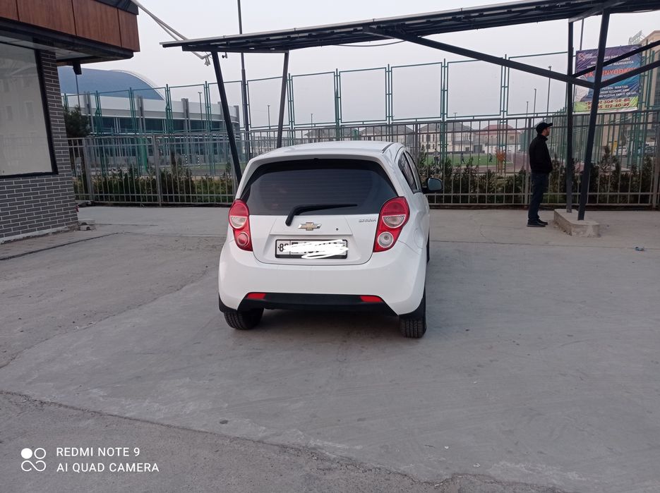 Moshina idiyalni xalotda kraska 1 ta eshikka