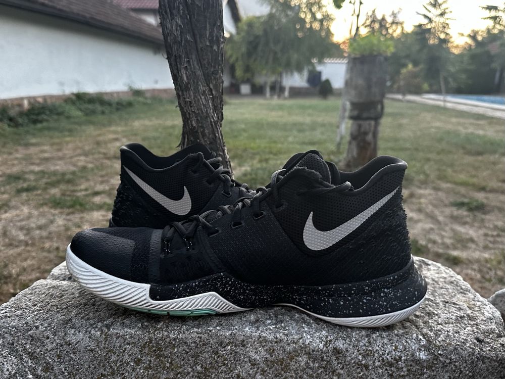 Nike Kyrie 3 black basketball Оригинални! 852395 - 018