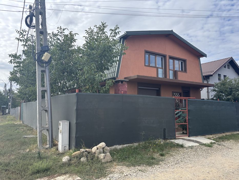 Casa 160mp construiti la intrare in magurele langa unitatea militara