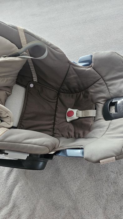 Vând scoica Cybex Aton 4
