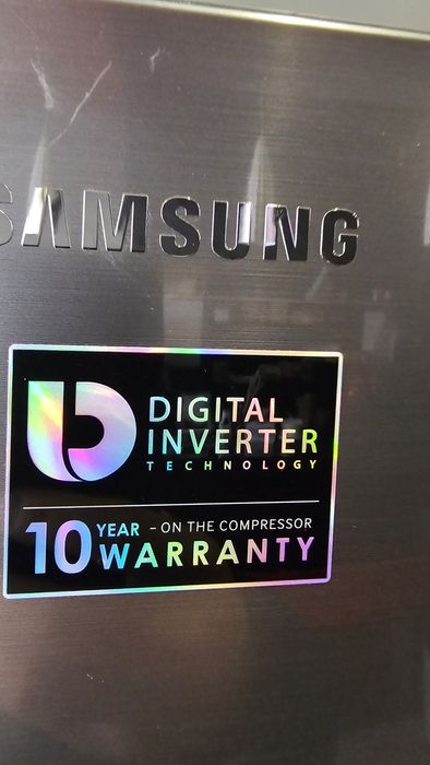 Хладилник с фризер