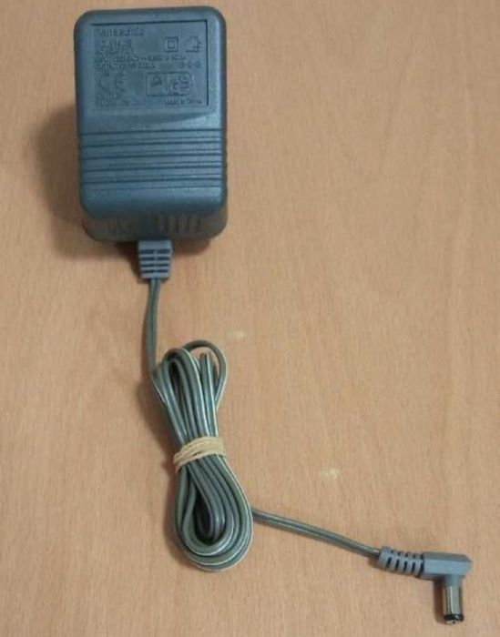 Vand 2 Alimentatoare PANSONIC