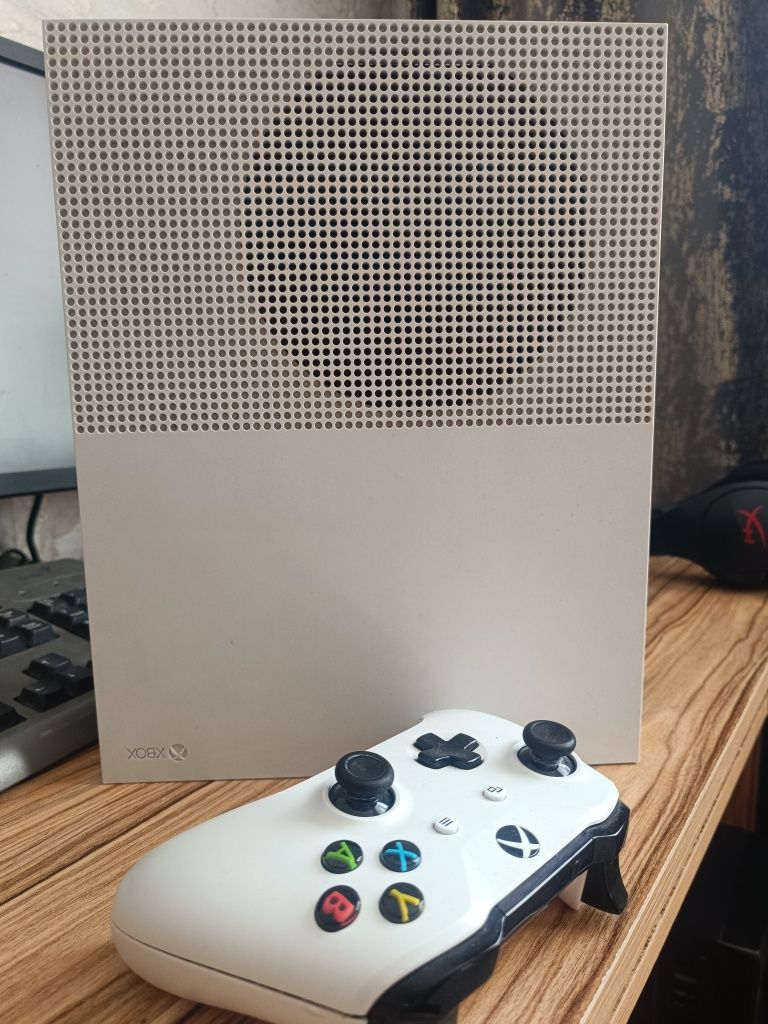 Продам Xbox one s